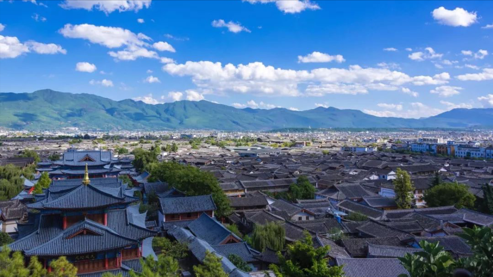 云滇风华独舞——民族风情舞台画卷